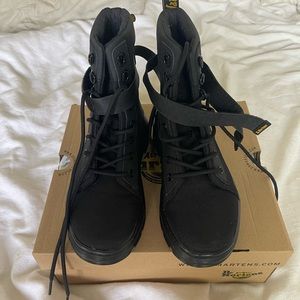 DR MARTEN COMBAT BOOT (BLACK)